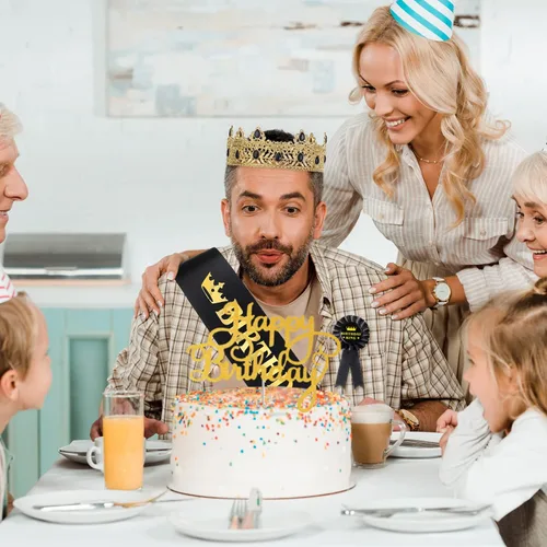 Miniatura 7 de Junkin 5 accesorios de cumpleaños para hombre, incluyen corona de rey con banda de hojalata, broche de cadena colgante para fiesta de cumpleaños