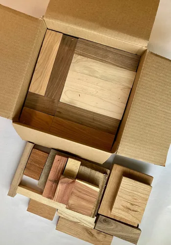 Miniatura 9 de Cajas de tablas de desechos sobrantes.