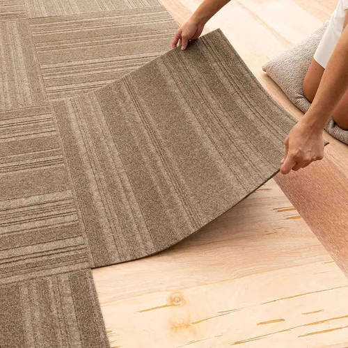 Miniatura 22 de Mohawk Home Baldosa de alfombra de 24" x 24" para interiores/exteriores, altura de pelo de 0.25", despegar y pegar, poliéster negro, (15 baldosas)
