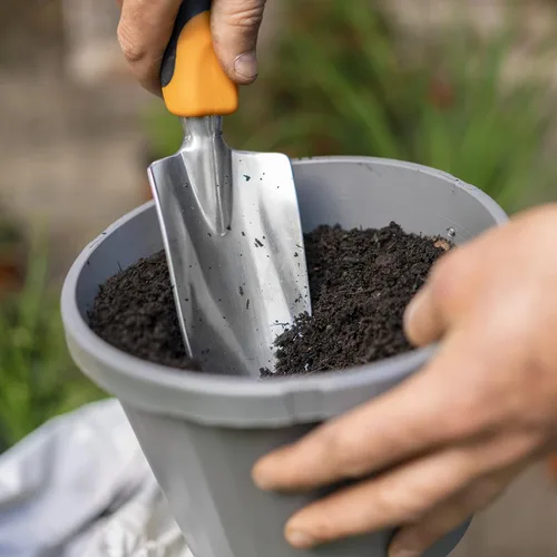 Miniatura 6 de Fiskars Cultivador giratorio telescópico – Herramienta de mano extensible de jardinería de 40 a 60 pulgadas – Herramienta de cultivador manual