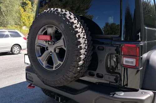 Miniatura 9 de iJDMTOY OE - Conjunto de luz LED estroboscópica con lente roja estilo coche de carreras, con 3ª luz de freno sin base compatible con Jeep Wrangler
