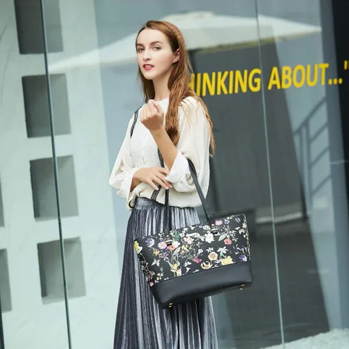 Miniatura 204 de Juego de 4 bolsas modernos para mujer de cuero sintético: bolso tote, bolso de hombro, bolso de mano y cartera.