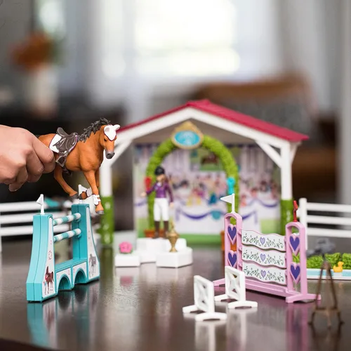 Miniatura 4 de Schleich Horse Club, juego de 86 piezas, juguetes de caballos para niñas y niños de 5 a 12 años, torneo de caballos de la amistad
