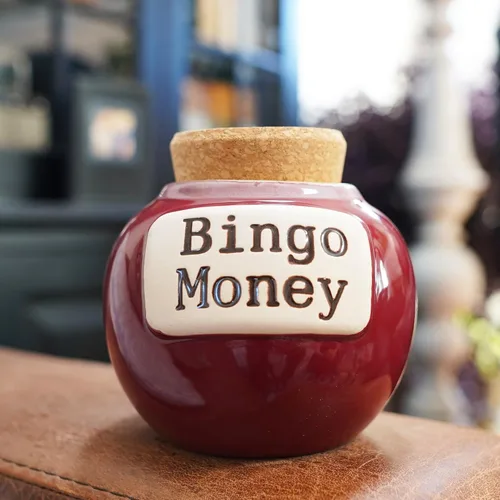 Miniatura 6 de Cottage Creek Tarro de dinero de bingo, alcancía de cerámica roja de 6 pulgadas para adultos, divertido tarro de monedas y accesorios de bingo
