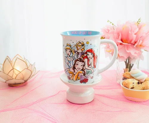 Miniatura 3 de Taza de cerámica de borde ancho Silver Buffalo Disney Princess “I Woke Up Like This” con Belle, Cenicienta, Ariel y Rapunzel, 16 onzas Blanco