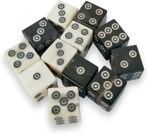 Miniatura 2 de D6 - Juego de 12 dados vikingos/medievales para apuestas de hueso y cuerno, 9/16 pulgadas (0.551-0.591 in) de grosor