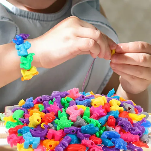 Miniatura 7 de 200 cuentas con forma de animal mixto, coloridas cuentas espaciadoras de animales marinos y de la selva, cuentas de plástico del zoológico, cuentas