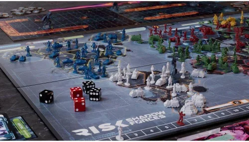 Miniatura 5 de Hasbro Gaming Avalon Hill Risk Shadow Forces - Juego de mesa de estrategia, juegos de guerra para adultos y familia, a partir de 13 años, para 3-5