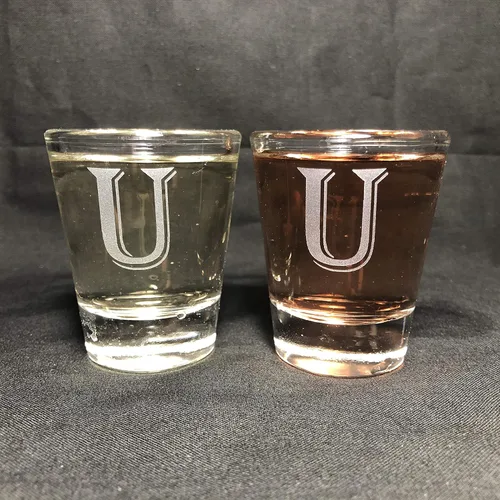 Miniatura 19 de Juego de 2 vasos de chupito con letras de monograma de 1.5 oz (B)