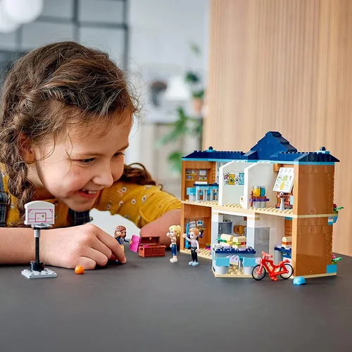 Miniatura 3 de LEGO Friends Heartlake City School 41682 Kit de construcción; juguete escolar de simulación enciende la imaginación de los niños y el juego