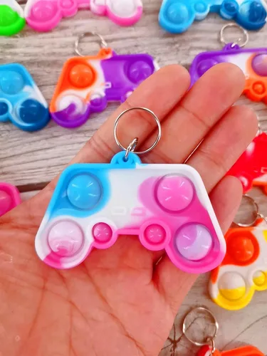 Miniatura 6 de Paquete de 100 paquetes de mochila de control de juegos a granel, mini llavero para ansiedad, recuerdos de fiesta de cumpleaños, premio de burbujas