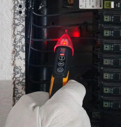 Miniatura 8 de IDEAL Electrical 61-657 - Probador de Voltaje de Doble Rango 12-1000V AC NCVT con Linterna