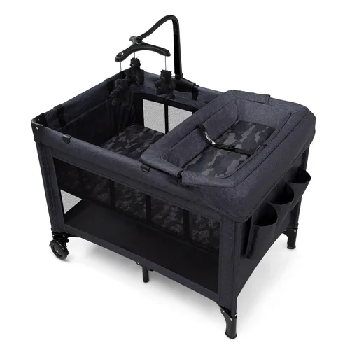 babyGap Deluxe Play Yard de Delta Children - Cuenta con un moisés extraíble y una mesa cambiadora, camuflaje negro