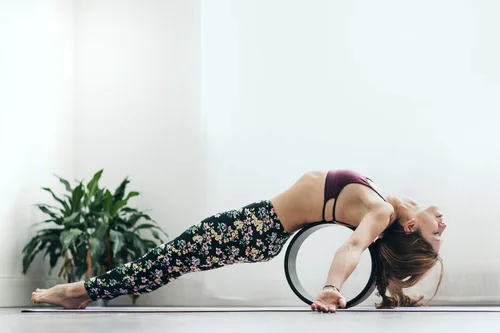 Miniatura 5 de YOGA DESIGN LAB THE YOGA WHEEL Rueda de ejercicio ecológica impresa extra fuerte, acolchada, diseñada en Bali Mejora tus posturas y estira más