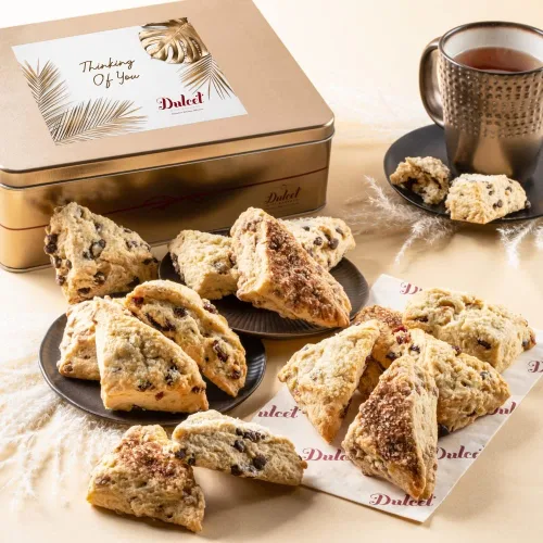 Miniatura 15 de Dulcet Gift Baskets Artesano Scone - Lata de regalo para el día del padre, pasteles gourmet para papá, abuelo, novio o compañero de trabajo.