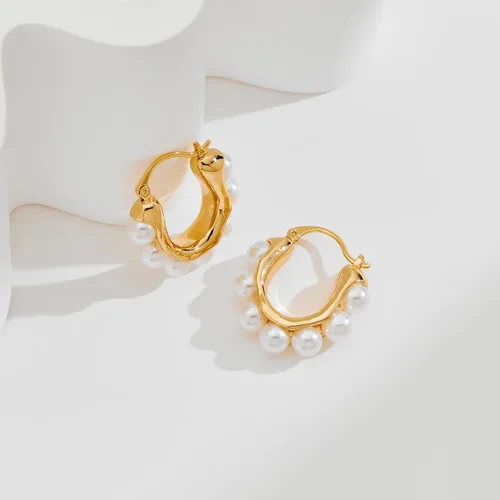 Miniatura 4 de Aretes de aro de perlas para mujer, chapados en oro de 14 quilates, aretes de perlas ligeras de perlas blancas, aretes gruesos
