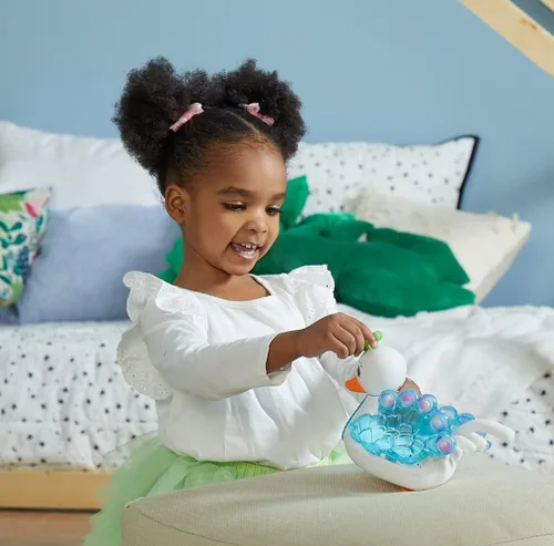 Miniatura 9 de Playskool Glo Friends - Hugbug & Harmony Pop, Push & Roll! - Vehículo cisne - Insecto brillante - Juguete SEL - A partir de 2 años