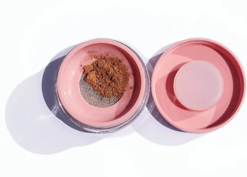 Miniatura 2 de The Good Mineral Loves-You-Back Base de maquillaje mineral en polvo 3 en 1 (CARAMEL 3) Diseñada para pieles sensibles y propensas al acné para una