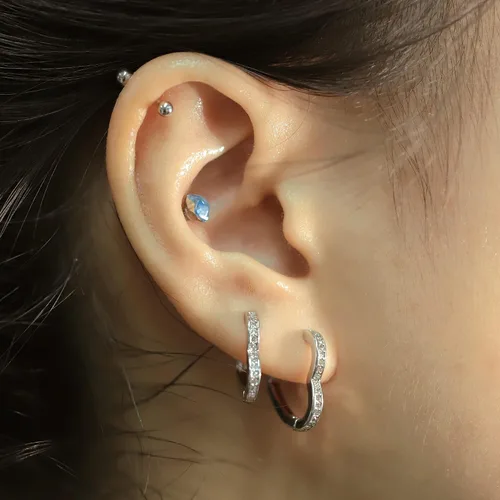Miniatura 4 de ALEXCRAFT Juego de aretes de aro pequeños de oro para mujer, juego de aretes de oro pavé de diamantes con poste de plata de ley