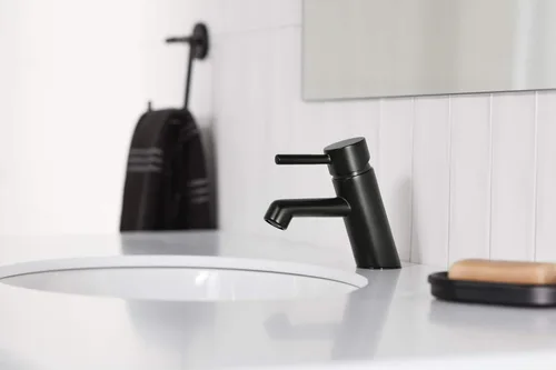 Miniatura 5 de Peerless P1547LF-BL Precept - Agujero único, flujo de agua de 1.0 GPM, negro mate Mate negro