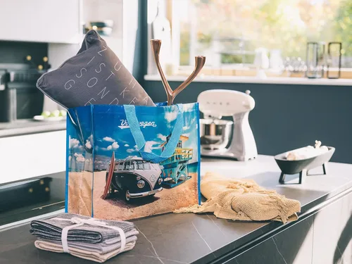 Miniatura 2 de BRISA VW Collection - Bolsa de compras de poliéster reutilizable Volkswagen con motivo de autocaravana T1