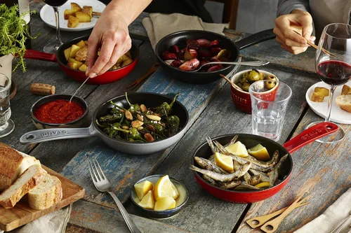 Miniatura 6 de staub Skillet 40501-146 - Sartén de cereza de 6.3 pulgadas (6.3 in), fundición esmaltada, hierro, compatible con inducción, producto auténtico Rojo