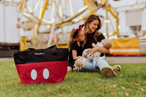 Miniatura 4 de PICNIC TIME Disney Mickey Mouse Shorts Topanga - Bolsa enfriadora suave, hielera para pícnic, (negro con patrón rojo)
