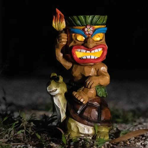 Miniatura 9 de Estatua de Tiki para exteriores con decoración de tortuga, figura de jardín con energía solar, arte Tiki para Tiki bar, patio trasero, jardín