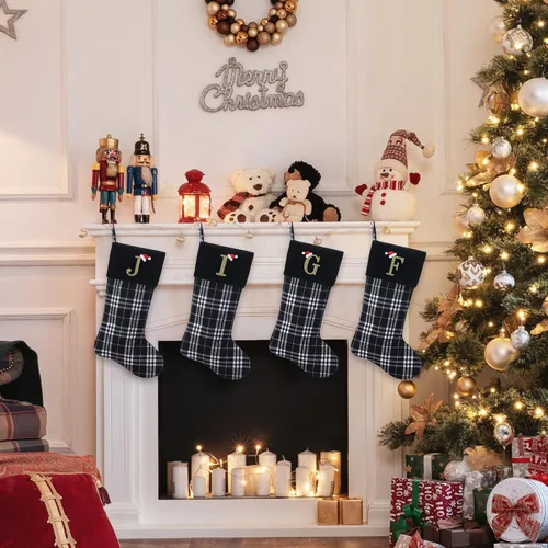 Miniatura 7 de Calcetines de Navidad personalizados con monograma inicial, adornos colgantes, medias clásicas de cuadros negros de 19 pulgadas, decoraciones