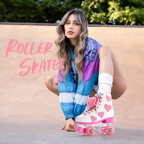 Miniatura 8 de Ruthfot Patines clásicos para mujeres y niñas con ruedas iluminadas y patrón de corazón de amor, patines de cuero PU de caña alta.. Blanco