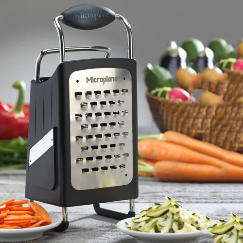 Miniatura 7 de Microplane Rallador multiuso ultraafilado de acero inoxidable de cuatro caras: rebanador, fino, cinta y estilos de hoja extra gruesa