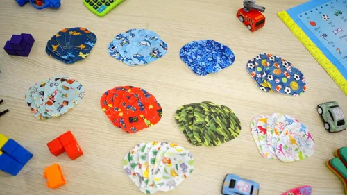 Miniatura 7 de Toulite 90 parches adhesivos para ojos para niños y niñas, sin látex, desechables, lindos vendajes adhesivos para ambliopía, bloqueo de luz, ojo