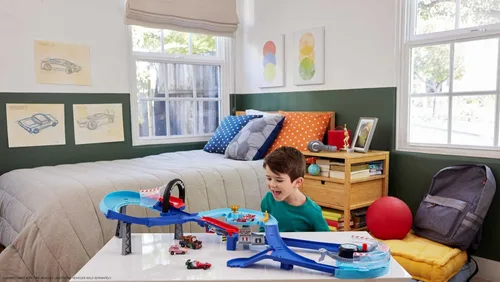 Miniatura 2 de Mattel Disney y Pixar Cars Set de Juego con 2 Vehículos de Juguete, Lightning McQueen y Francesco Bernoulli, Pista de Carreras GRC con Salto