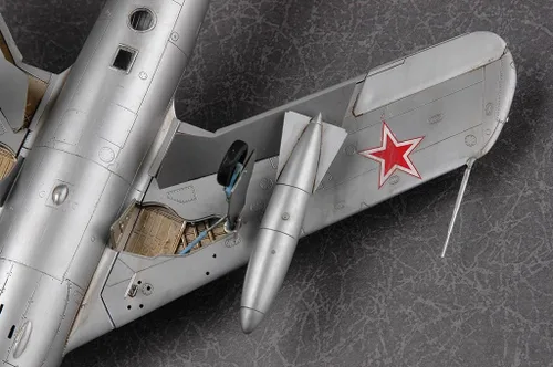 Miniatura 11 de Hobby Boss MiG-17PF Fresco D Kit de construcción de modelo de avión