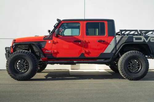 Miniatura 3 de DV8 Offroad Rock Skins para el Jeep Gladiator JT 2020-2026 Protege los paneles inferiores de la carrocería de rocas y escombros Funciona