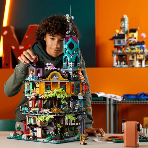 Miniatura 2 de LEGO NINJAGO Kit de Construcción NINJAGO City Gardens 71741; Set de Juego Casa Ninja con 19 Minifiguras, Nuevo 2021 (5,685 Piezas), Multicolor