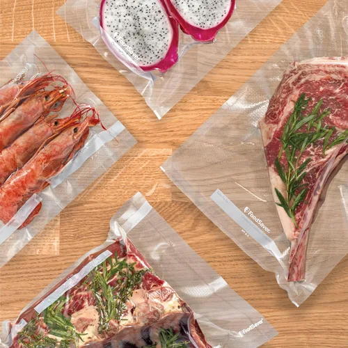 Miniatura 2 de FoodSaver Bolsas selladoras al vacío de ajuste personalizado, almacenamiento hermético de alimentos y rollos Sous Vide, sin BPA, 11 x 16 pies