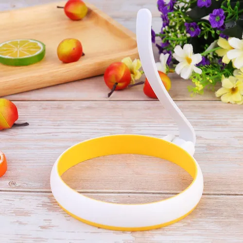 Miniatura 2 de PRETYZOOM 4 anillos de silicona antiadherentes para huevos, moldes redondos de tortilla de 5 pulgadas con asas para cocinar fácilmente en la plancha