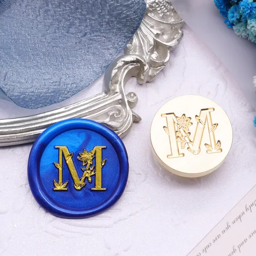 Miniatura 3 de SWANGSA Kit de sello de cera con letra inicial del alfabeto M, elegante sello de sellado de letras florales botánicas con 200 cuentas de cera