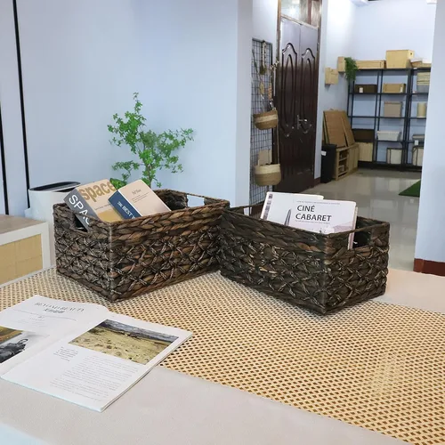 Miniatura 6 de Cesta rectangular tejida de jacinto de agua, cesta de almacenamiento oscura con asas interiores, estantes de cocina, escritorio de oficina