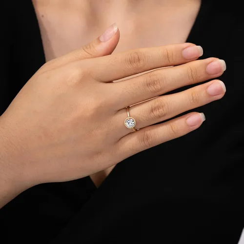 Miniatura 2 de Tienda Collection 10k Gold Imported Crystal March Birthstone Ring
