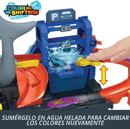 Miniatura 6 de Hot Wheels Juego de pistas de ciudad, lavado de autos Ultra Shark con vehículo de juguete de revelación de color a escala 1:64, función de cambio