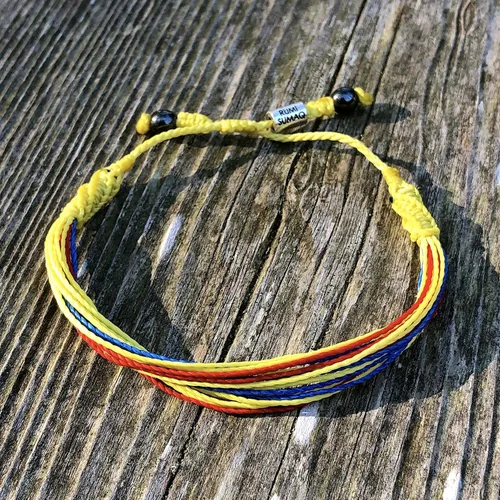 Miniatura 5 de Rumi Sumaq Pulseras de Orgullo y Bandera del País con Atadura de Tirón — Pulseras Macramé Trenzadas a Mano, Nudo de Pescado y Trenzadas Ajustables