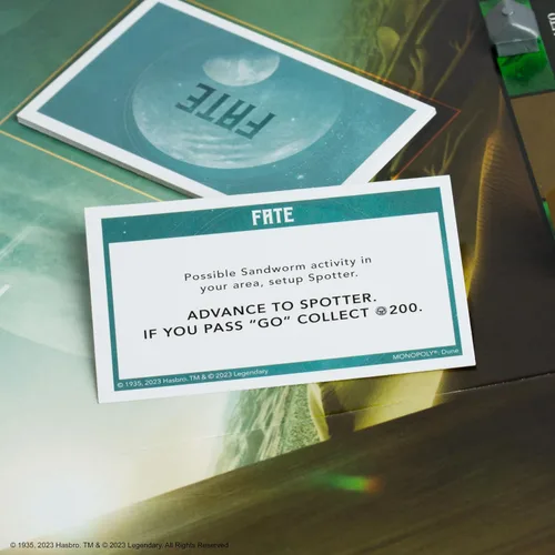 Miniatura 8 de Monopoly: Dune Juega como The Ducal Ring, Crysknife, Gom Jabbar y más Juego coleccionable con licencia oficial basado en The Movie Dune