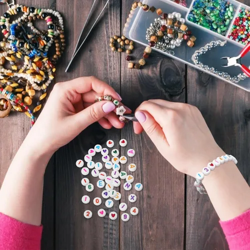 Miniatura 9 de SEWACC Cuentas de números de acrílico, 300 cuentas redondas de color mixto, cuentas blancas sueltas del alfabeto para hacer joyas de bricolaje