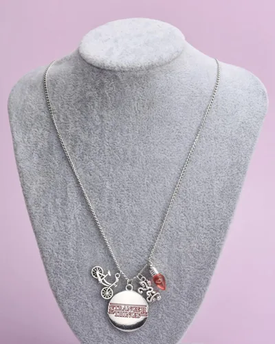 Miniatura 4 de Abitoncc Collar Stranger Charm de acero inoxidable Eddie alfabeto bombilla Once Bike Demogorgon notas al revés Guitarra Pick Munson Collares