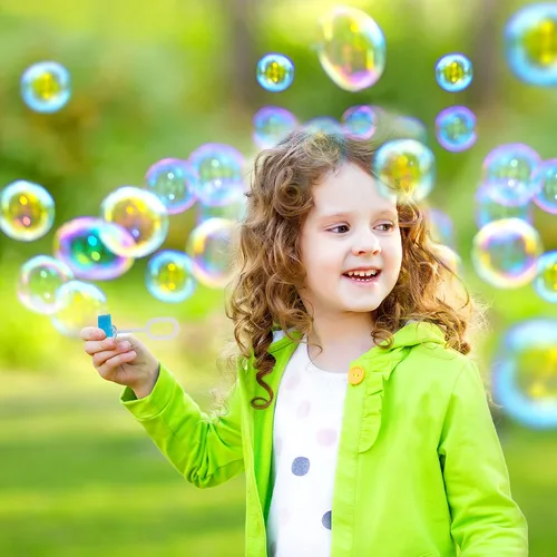 Miniatura 4 de JOYIN 24 mini botellas de burbujas con surtido de varitas para niños, suministros de recuerdos de fiesta de burbujas, juguete de verano para niños