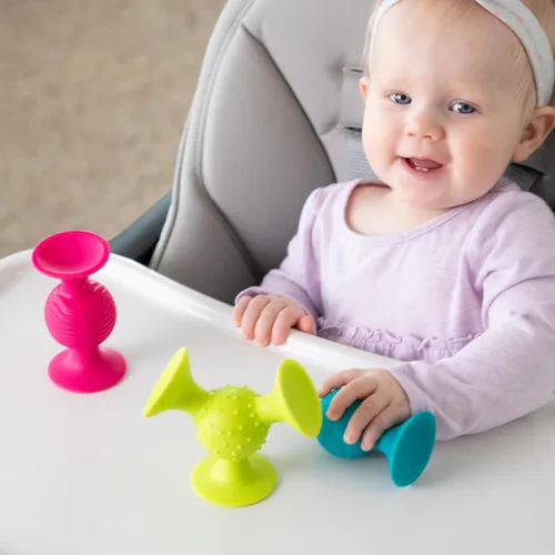 Miniatura 4 de Fat Brain Toys pipSquigz, juguetes sensoriales para bebés de 6 meses en adelante, juguete de ventosa y sonajero