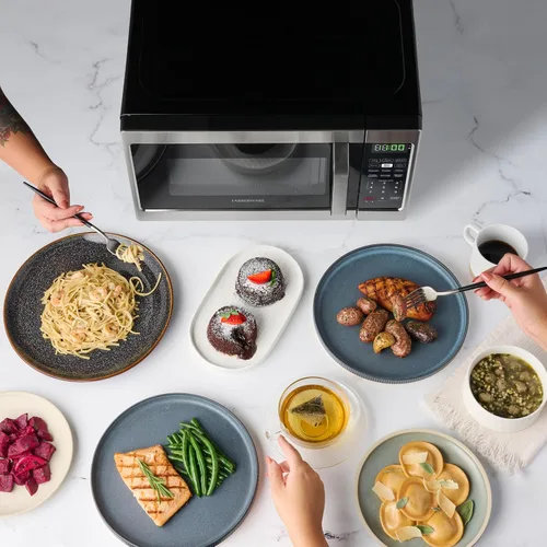 Miniatura 6 de Farberware - Horno microondas de sobremesa de 0.7 pies cúbicos – 700 vatios de potencia, configuraciones de cocción automática, descongelación