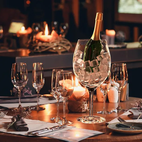 Miniatura 5 de NiHome Artisan - Vaso de vino gigante soplado a mano de 100 onzas para celebraciones y reuniones, 15 pulgadas de alto y 4.5 pulgadas de boca